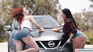 Tgirl Ariel Demure got hard from carwash