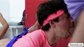 Must Watch this Threesome anal in the gym