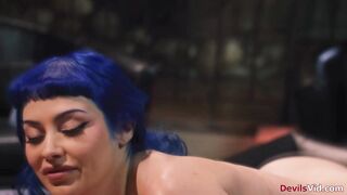 Nuru masseuse satisfying regular client