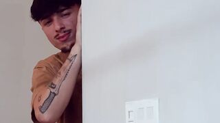 Put your dick in while I vibrate my clit