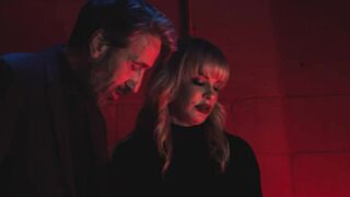 Shrink lets guy fuck her client in club