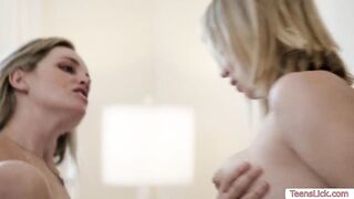 Good kisser lesbian meets the pussy licker master