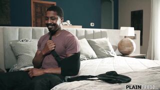 Stepdad fakes an injury to get a handjob