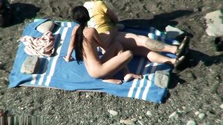 stepsister enjoys sex on the beach (voyeur)