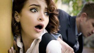 Sugardaddy pulls out my buttplug outside